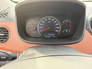 HYUNDAI i10 1.2 Amplia