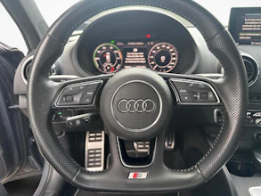 https://vehicle.imgix.net/4498316/ebb60325-d183-4b1d-8f19-a12f745871ef.jpg