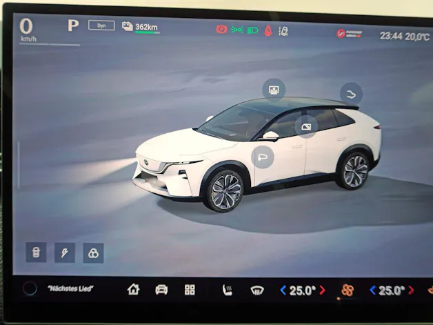 MAZDA CX-6e Takumi