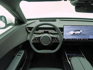 MAZDA CX-6e Takumi