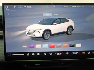 MAZDA CX-6e Takumi