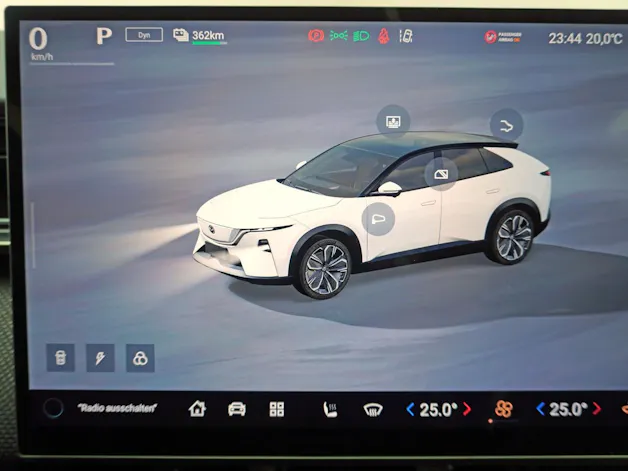 MAZDA CX-6e Takumi
