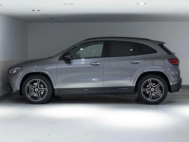 MERCEDES-BENZ GLA 200 Night Star