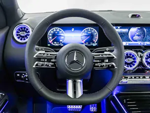MERCEDES-BENZ GLA 200 Night Star