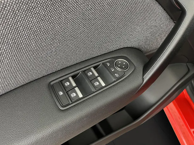 RENAULT Captur 1.8 E-Tech techno