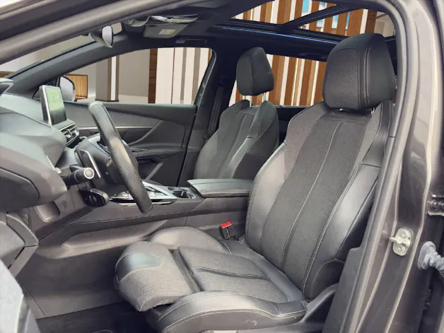 PEUGEOT 5008 1.5 BlueHDi GT Line
