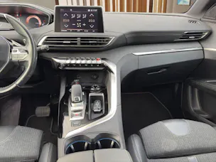 PEUGEOT 5008 1.5 BlueHDi GT Line