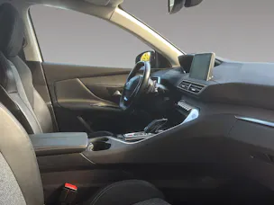 PEUGEOT 3008 1.5 BlueHDi Allure