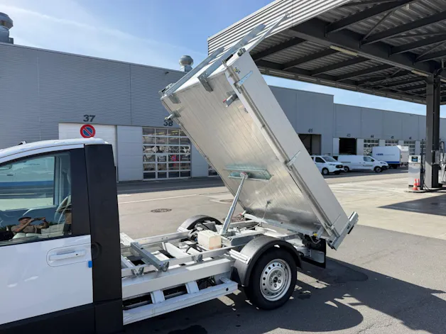 IVECO eMoovy mit FABA Kipper K4 2700