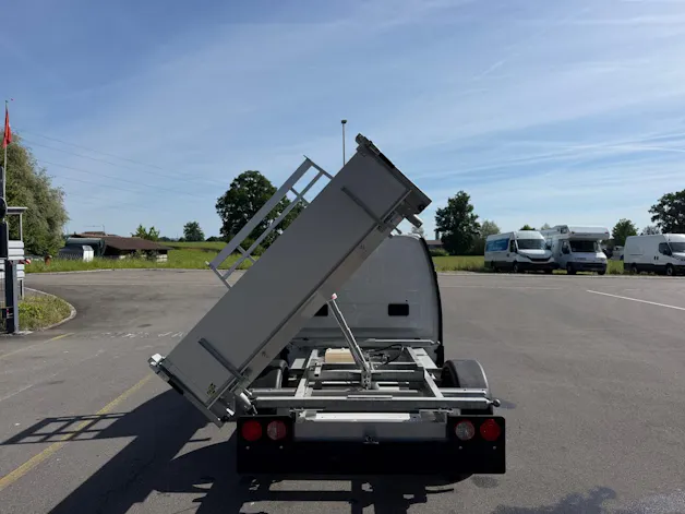 IVECO eMoovy mit FABA Kipper K4 2700