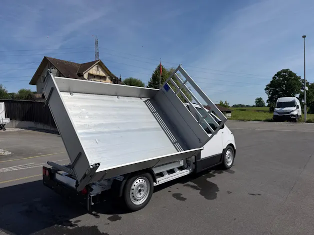 IVECO eMoovy mit FABA Kipper K4 2700
