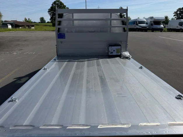 IVECO eMoovy mit FABA Kipper K4 2700