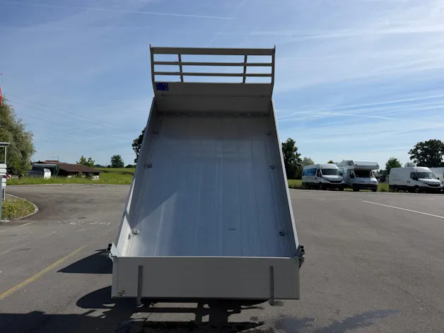 IVECO eMoovy mit FABA Kipper K4 2700