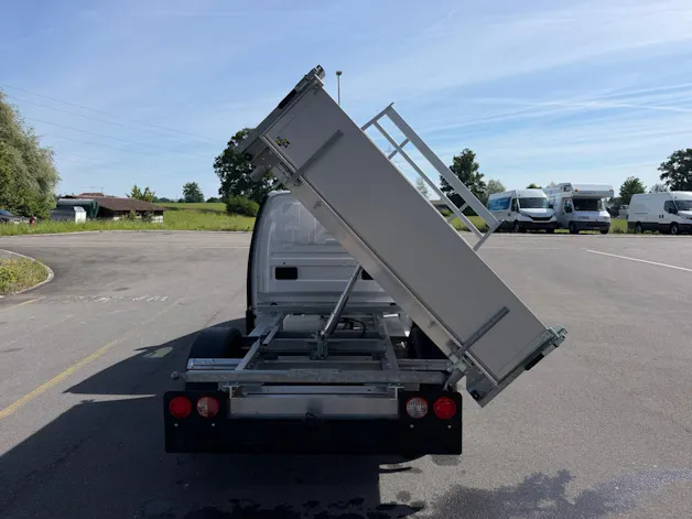 IVECO eMoovy mit FABA Kipper K4 2700