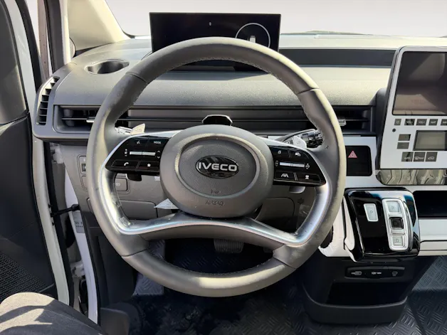 IVECO eMoovy mit FABA Kipper K4 2700