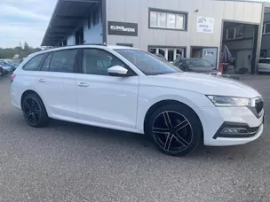 SKODA Octavia Combi 2.0 TDI DSG Style
