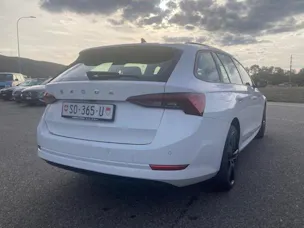 SKODA Octavia Combi 2.0 TDI DSG Style