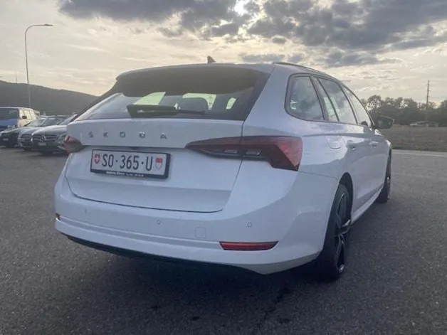 SKODA Octavia Combi 2.0 TDI DSG Style