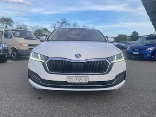 SKODA Octavia Combi 2.0 TDI DSG Style