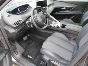 PEUGEOT 3008 1.2 PureTech Allure Pack EAT8