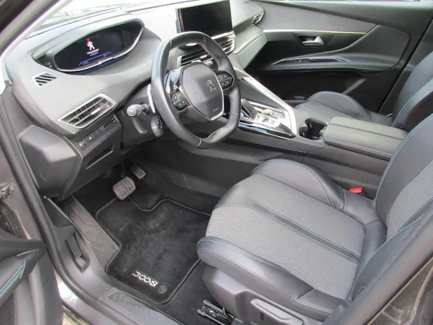 PEUGEOT 3008 1.2 PureTech Allure Pack EAT8