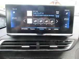 PEUGEOT 3008 1.2 PureTech Allure Pack EAT8