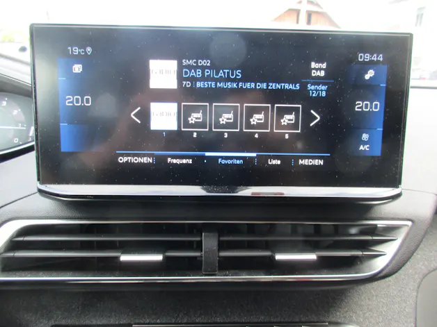 PEUGEOT 3008 1.2 PureTech Allure Pack EAT8