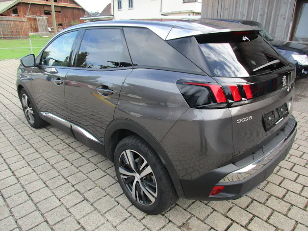 PEUGEOT 3008 1.2 PureTech Allure Pack EAT8
