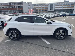 MERCEDES-BENZ GLA 250 AMG Line 211PS Swiss Star 4Matic DCT-Automat