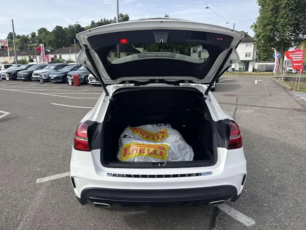 MERCEDES-BENZ GLA 250 AMG Line 211PS Swiss Star 4Matic DCT-Automat