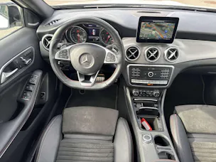 MERCEDES-BENZ GLA 250 AMG Line 211PS Swiss Star 4Matic DCT-Automat