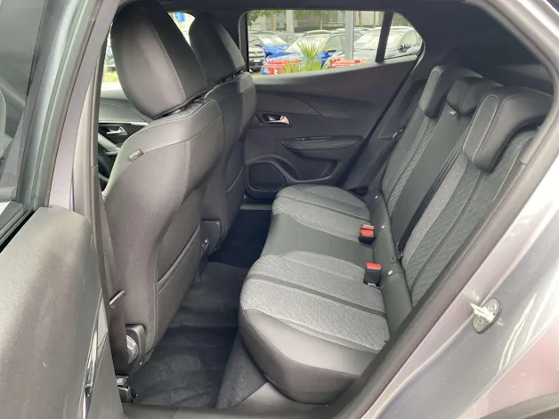 PEUGEOT 2008 1.2 145 MHEV Allure Automat