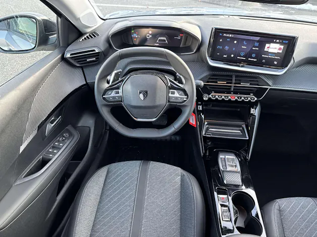 PEUGEOT 208 1.2 MHEV 110 Allure Automat