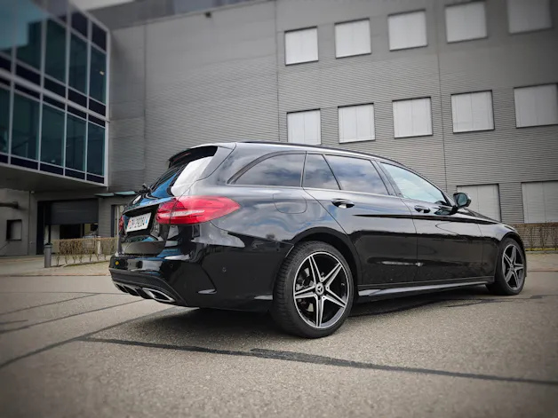 MERCEDES-BENZ C 250 d AMG Line 4m Kombi