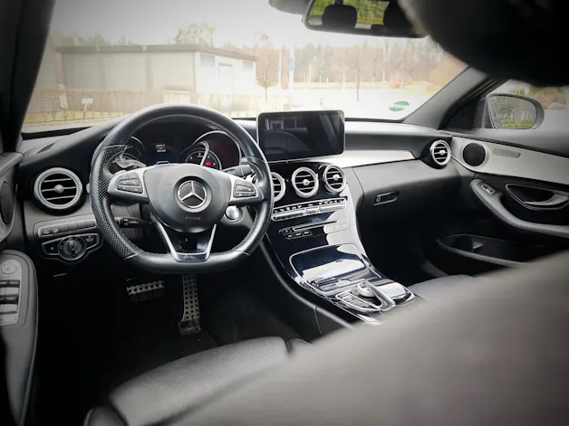 MERCEDES-BENZ C 250 d AMG Line 4m Kombi