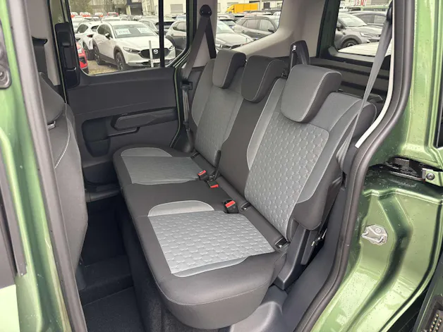 FORD Tourneo Courier 1.0 EcoBoost Titanium Automat