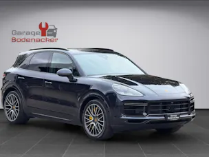 PORSCHE Cayenne Turbo 4.0 V8 Benzin 550PS