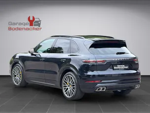 PORSCHE Cayenne Turbo 4.0 V8 Benzin 550PS