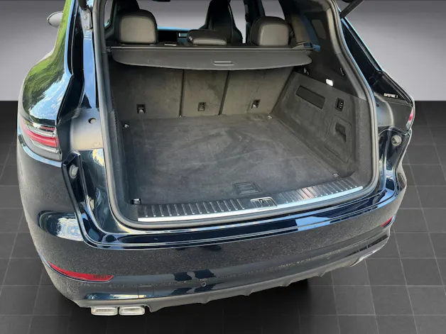 PORSCHE Cayenne Turbo 4.0 V8 Benzin 550PS