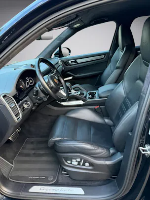 PORSCHE Cayenne Turbo 4.0 V8 Benzin 550PS