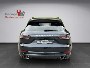 PORSCHE Cayenne Turbo 4.0 V8 Benzin 550PS