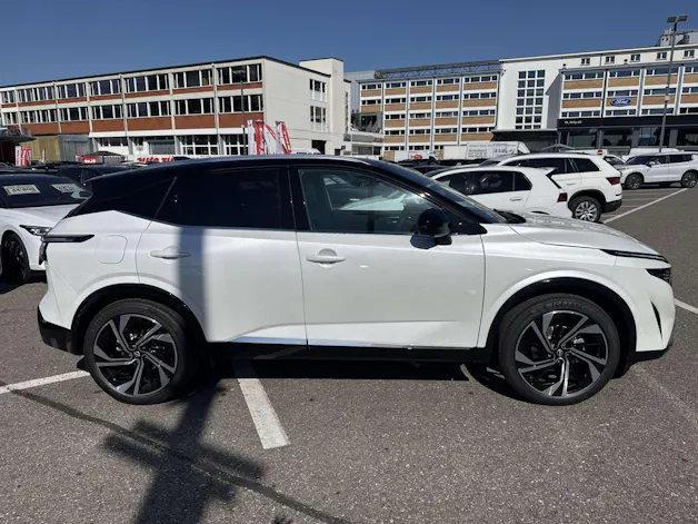 NISSAN Qashqai 1.3 DIG-T MHEV Tekna+ 4x4 Xtronic-Automat