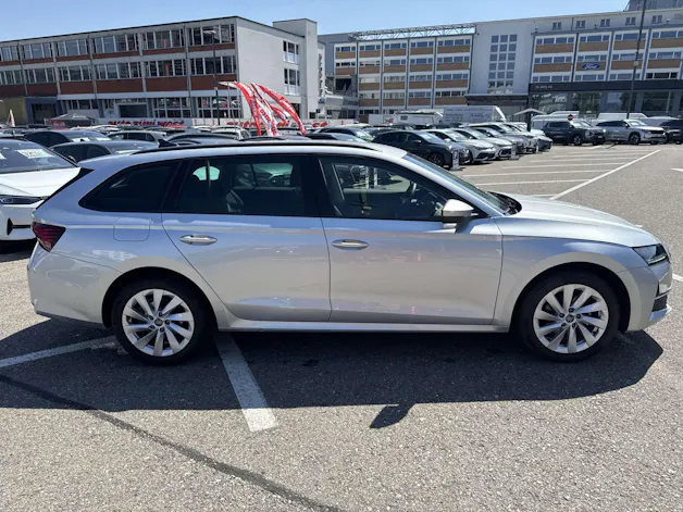 SKODA Octavia Combi 2.0 TDi Selection DSG-Automat