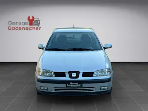SEAT Ibiza 1.4 Signo * aus 1. Hand * Frisch ab Service mit Zahnriemen *