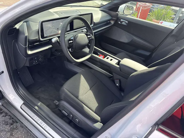 HYUNDAI Ioniq 6 77kWh Plus Line 325PS 4WD Automat