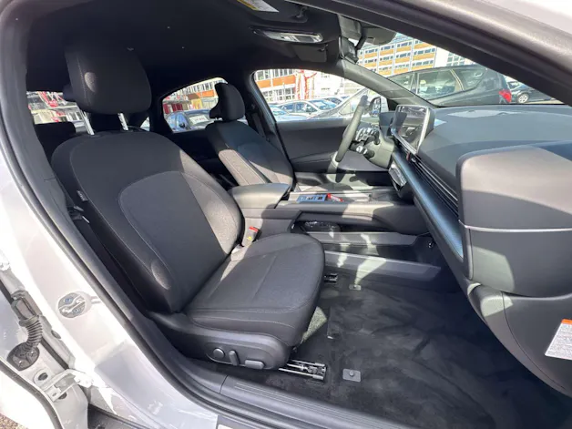 HYUNDAI Ioniq 6 77kWh Plus Line 325PS 4WD Automat
