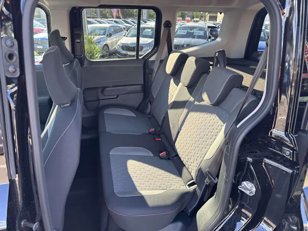 FORD Tourneo Courier 1.0 EcoBoost Titanium Automat