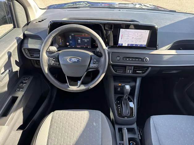 FORD Tourneo Courier 1.0 EcoBoost Titanium Automat
