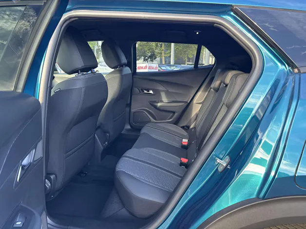 PEUGEOT 2008 1.2 145 MHEV Allure Automat