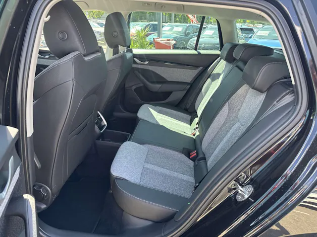 SKODA Octavia Combi 2.0 TDi Selection DSG-Automat